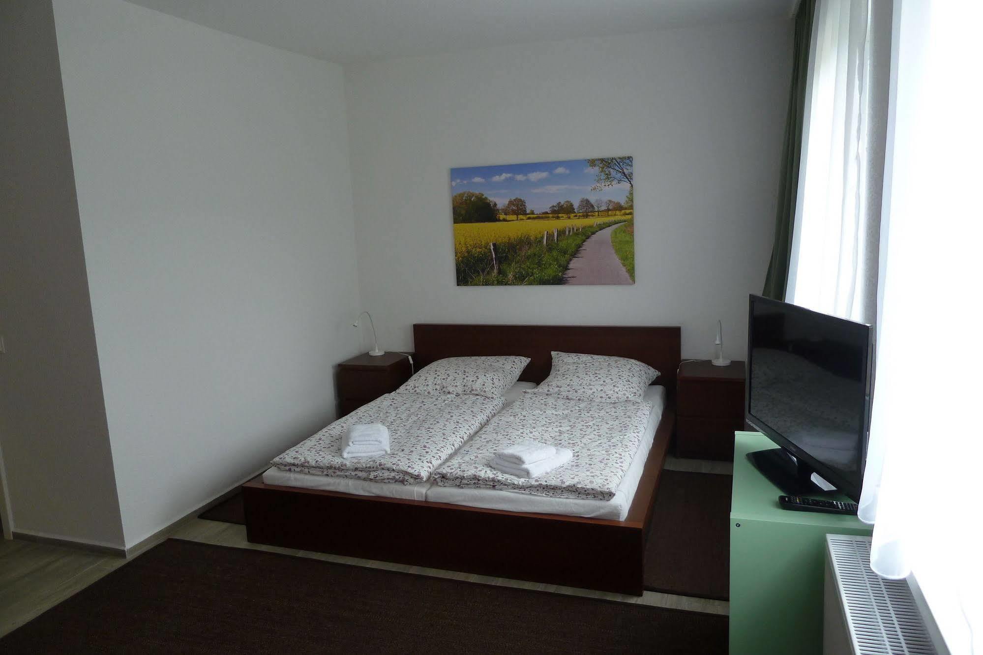 Pension Gestuet Lindenhof Templin Bagian luar foto